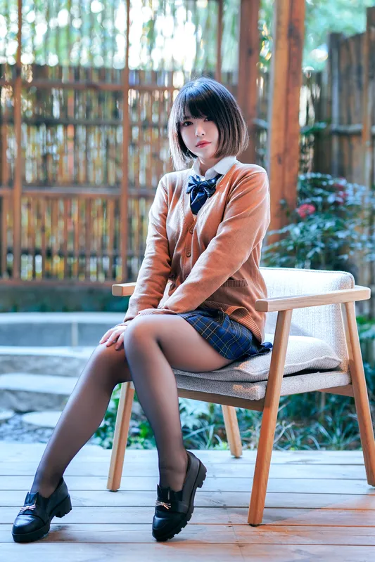 半半子 – NO.064 彼女の制服 15